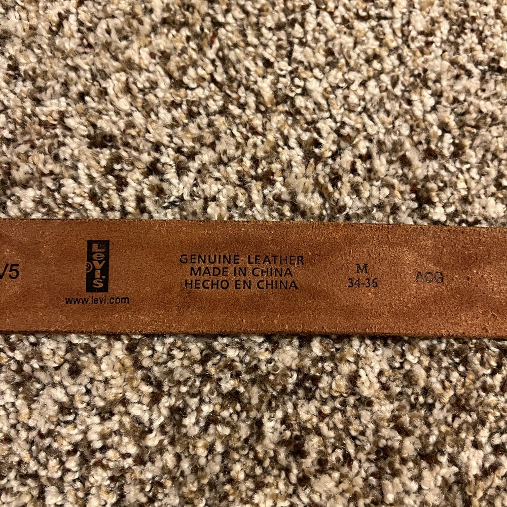Levi’s leather belt - Picture 3 of 3